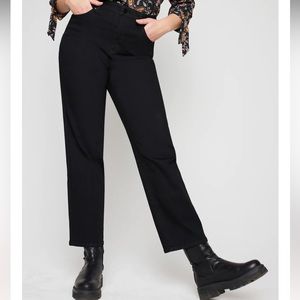 WESTPORT SIGNATURE BLACK STRAIGHT LEG JEANS